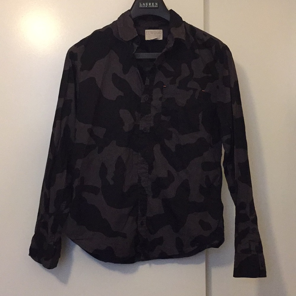 Elwood  Dark Camo Shirt